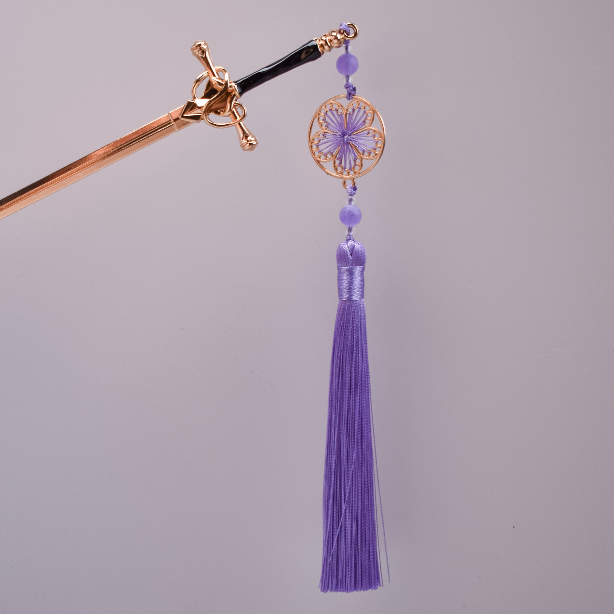 Sakura Amethyst Sword Hairpin – Lavender Tassel & Gold Filigree Charm