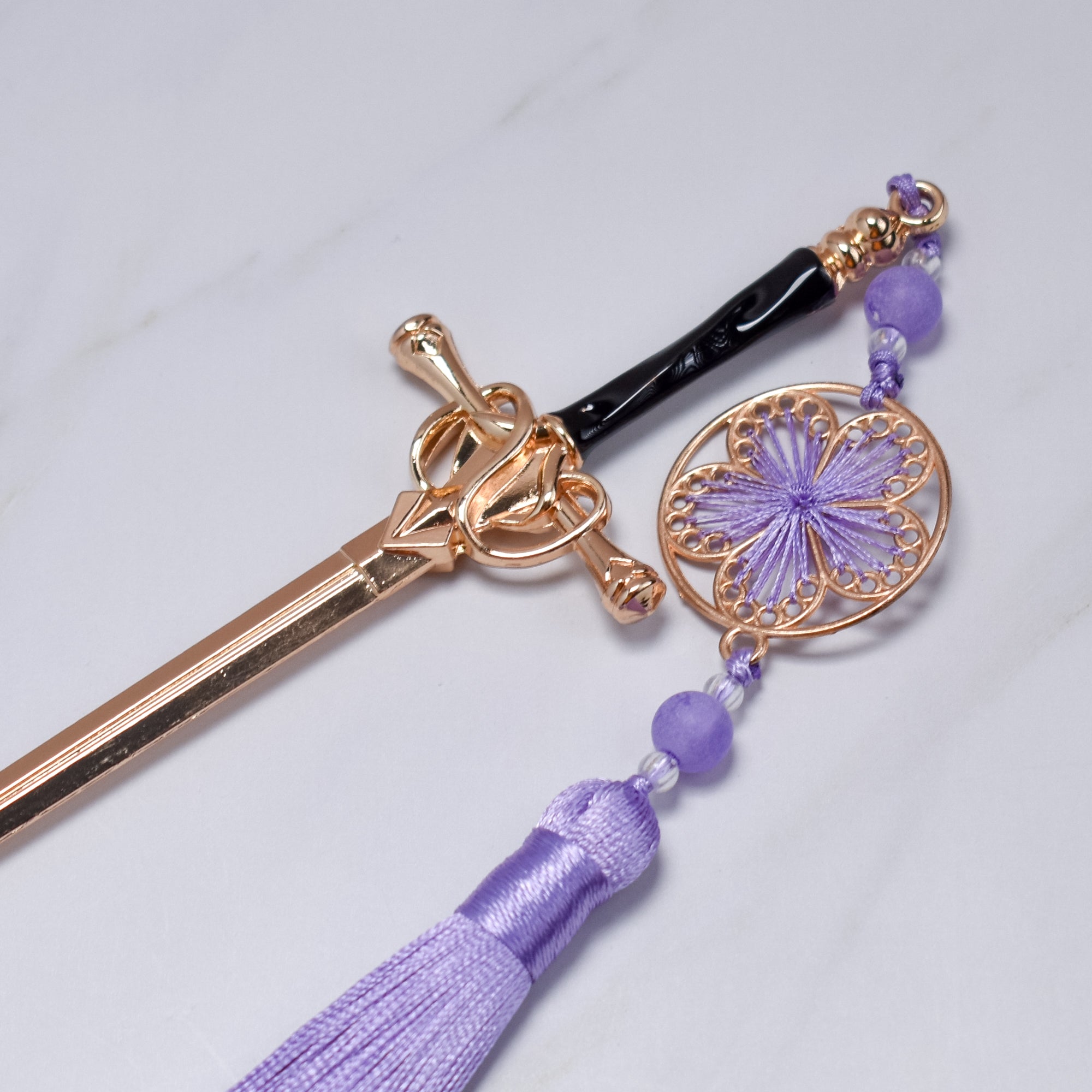 Sakura Amethyst Sword Hairpin – Lavender Tassel & Gold Filigree Charm