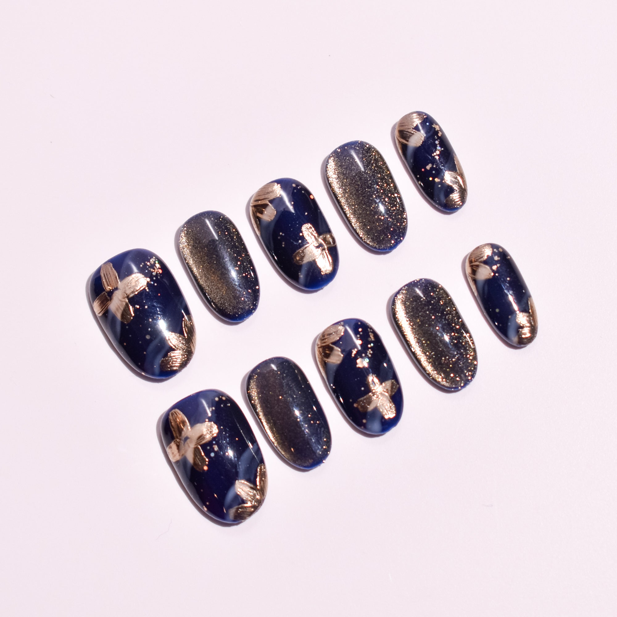 Midnight Gild | Medium Oval Navy & Gold Botanical Press-On Nails