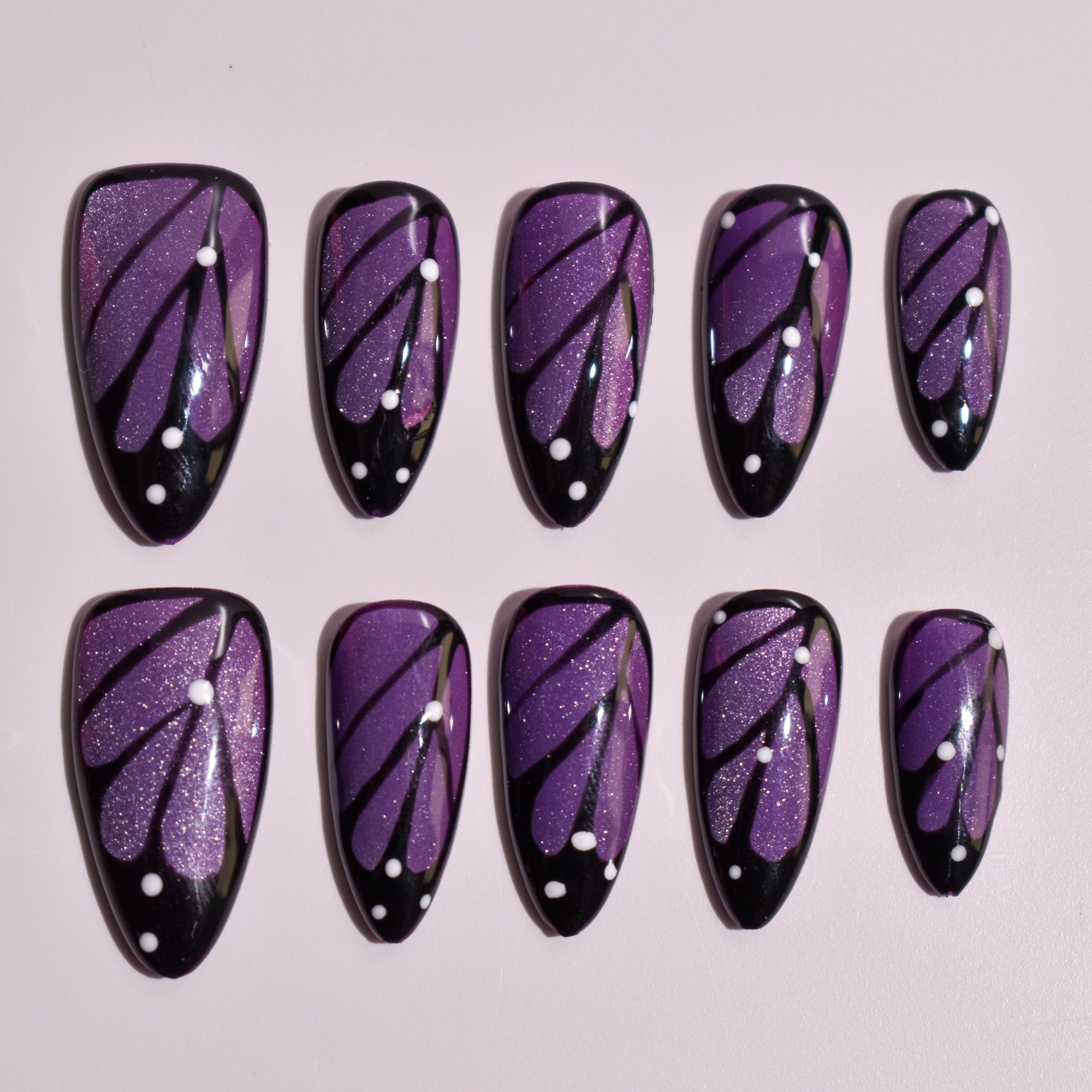 Shadowburst Elegance | B1R34