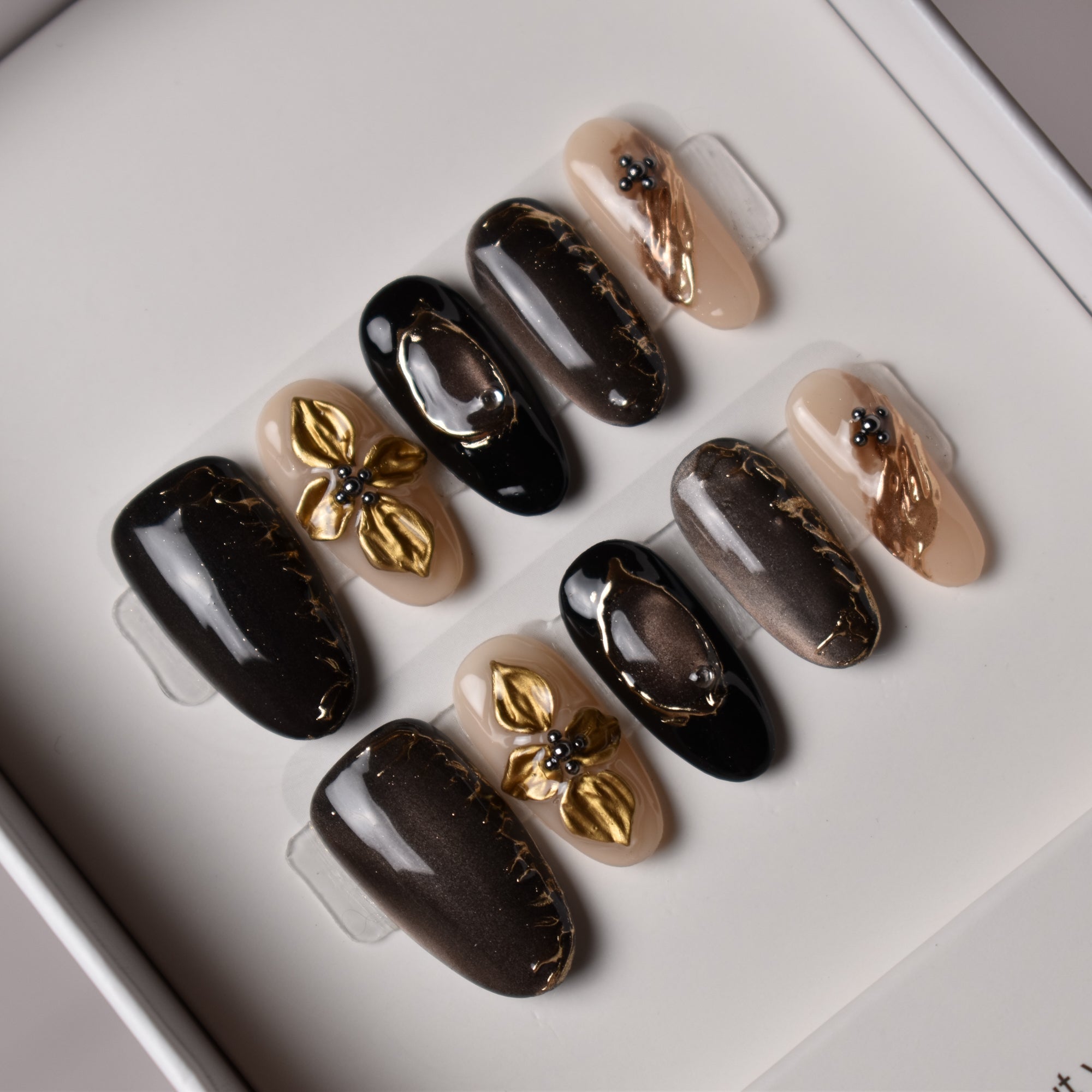 KUROKIN KINTSUGI (黒金金継ぎ) – “Black and Gold Mending” B1O14