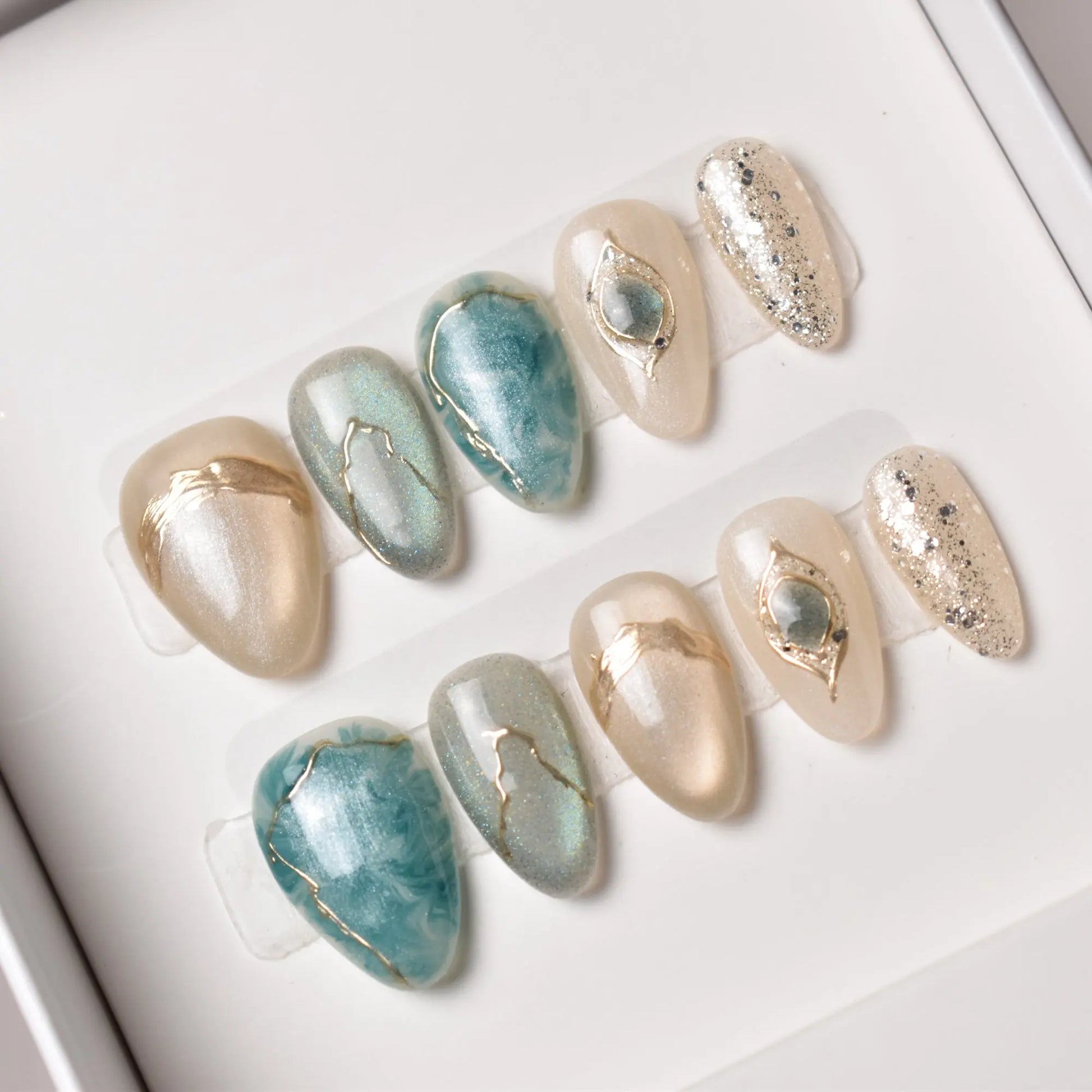 Sango no Suihei (珊瑚の水平) – “Coral Horizon” Bling Empire Nails