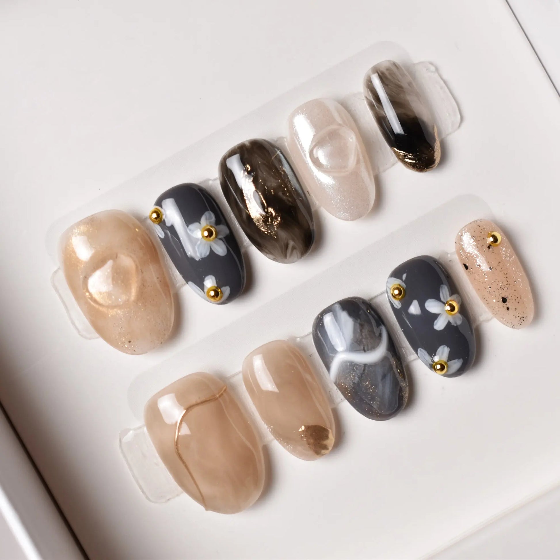 Kōcha no Yume (紅茶の夢) – “Dream of Black Tea” Bling Empire Nails