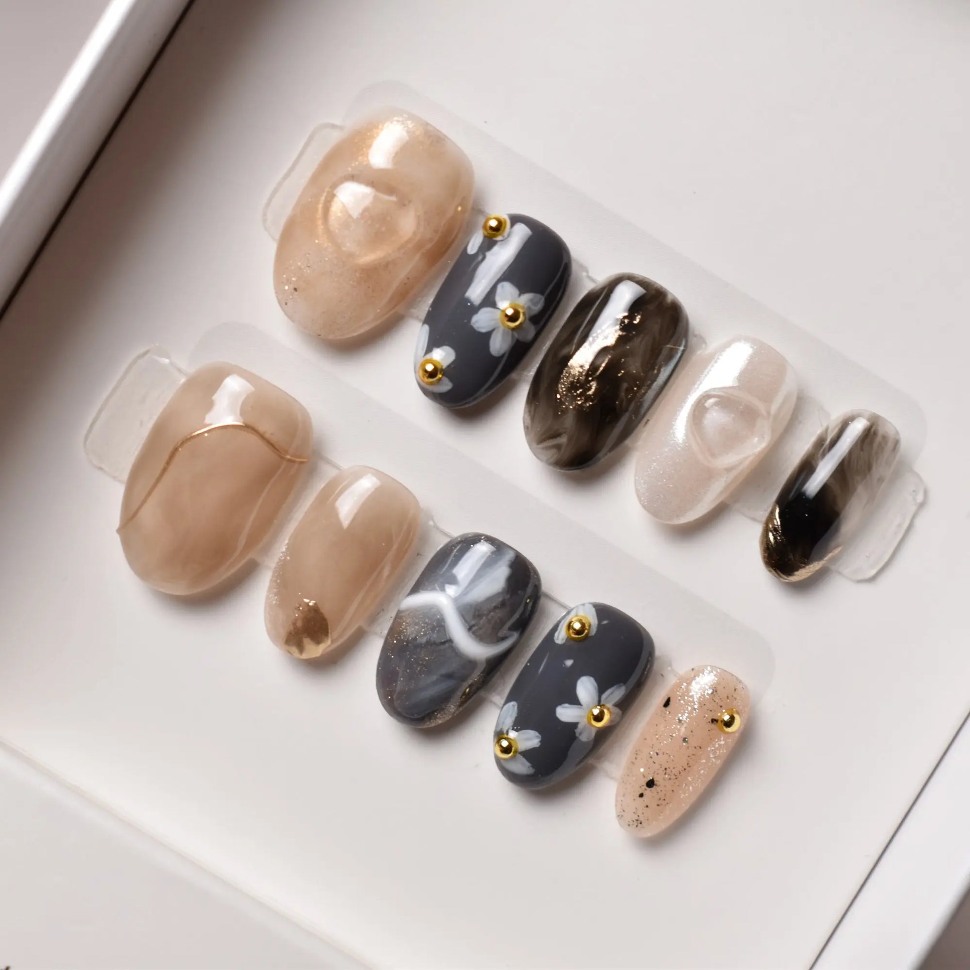 Kōcha no Yume (紅茶の夢) – “Dream of Black Tea” Bling Empire Nails
