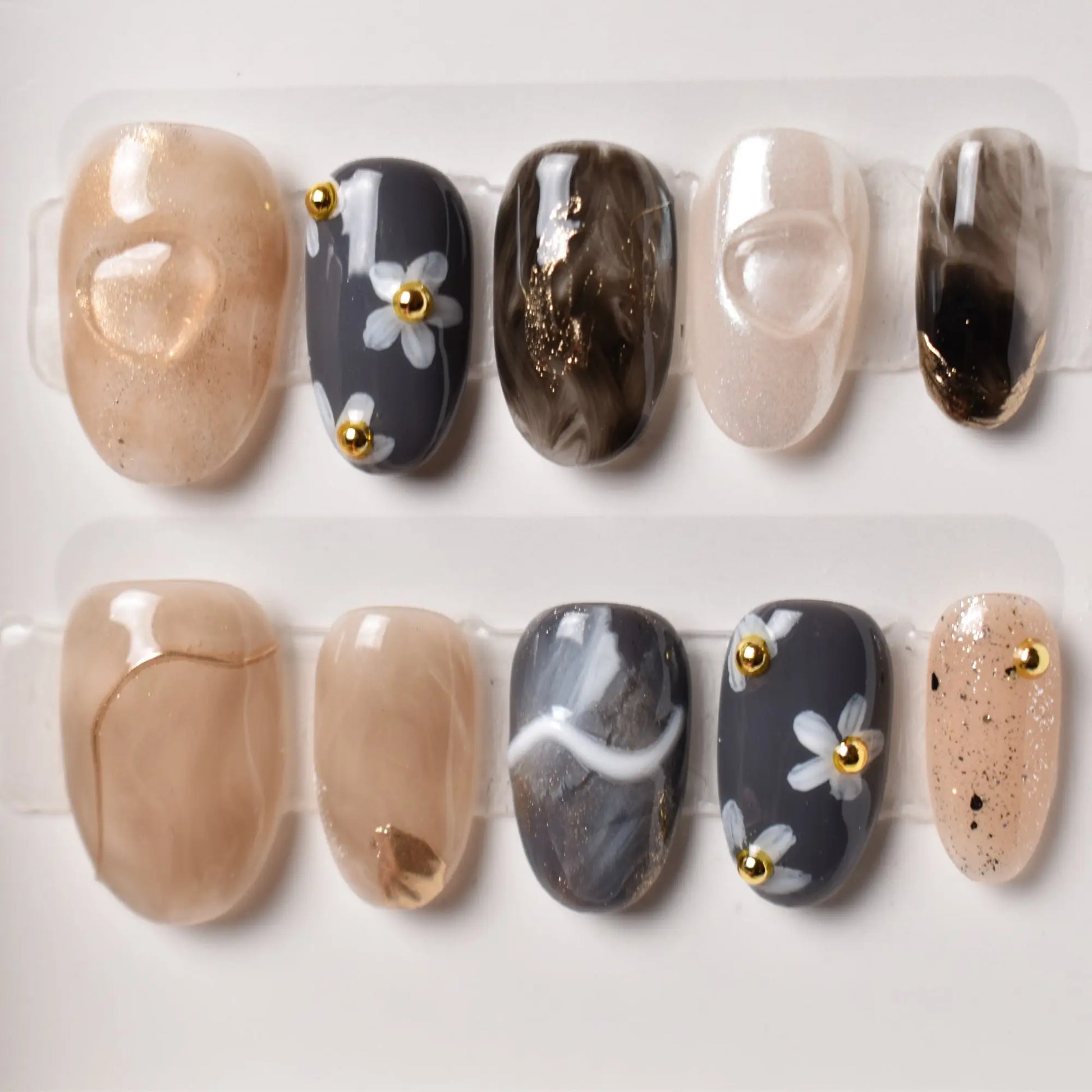 Kōcha no Yume (紅茶の夢) – “Dream of Black Tea” Bling Empire Nails